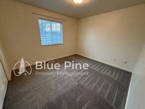 1228 Oakmeadow Cir in Idaho Falls, ID - Building Photo - Building Photo