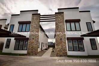 1315 Bodark Dr, Unit 4 in Edinburg, TX - Foto de edificio - Building Photo