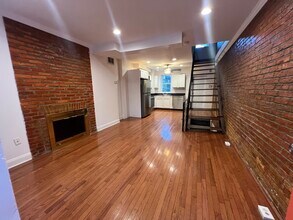 1011 Hollins St in Baltimore, MD - Building Photo - Building Photo