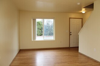 3548 SE 119th Ave in Portland, OR - Building Photo - Building Photo