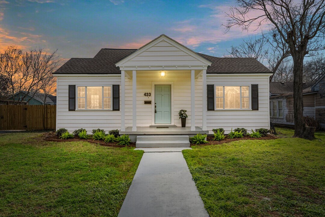 433 Cole St in Corpus Christi, TX - Building Photo