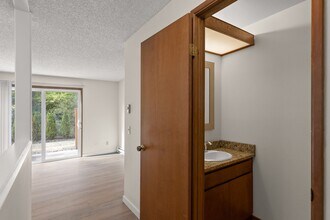 17148 SW Alexander St in Beaverton, OR - Building Photo - Building Photo