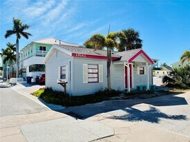 19142 Whispering Pines Dr in Indian Shores, FL - Building Photo