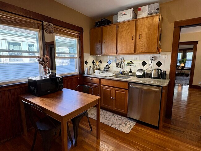 17 Sunset St, Unit 1 in Boston, MA - Building Photo - Building Photo