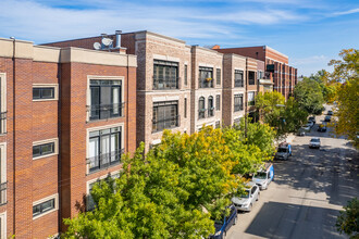 2236-2240 W Belmont Ave in Chicago, IL - Building Photo - Building Photo