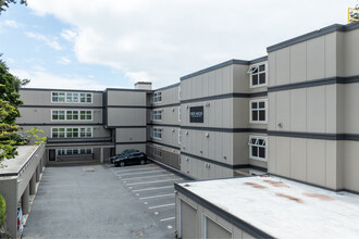 Pierre Marquis in Seattle, WA - Foto de edificio - Building Photo