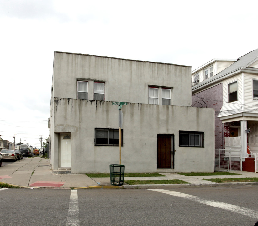 599 E 6th St in Elizabeth, NJ - Building Photo