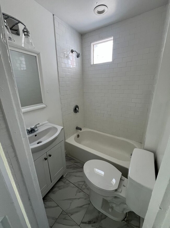 2406 N 28th St in Philadelphia, PA - Building Photo - Building Photo