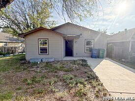 2718 Bermuda in San Antonio, TX - Building Photo