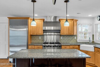 20 Rosalie Ave in Rumson, NJ - Building Photo - Building Photo