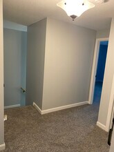 105 Elmwood Dr in Hudson, NH - Building Photo - Building Photo