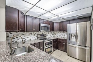 9050 NW 28th St in Coral Springs, FL - Building Photo