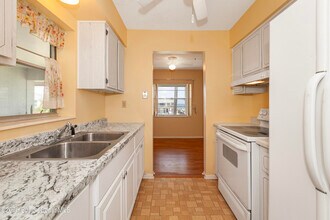 190 E Olmstead Dr in Titusville, FL - Building Photo - Building Photo