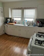 81 Cresthill Rd in Boston, MA - Foto de edificio - Building Photo