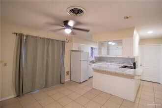 15 W Cano St in Edinburg, TX - Building Photo - Building Photo