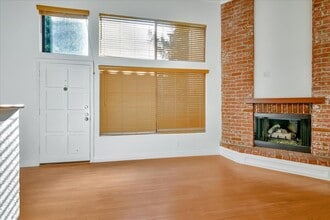 20224 Sherman Way in Los Angeles, CA - Building Photo - Building Photo