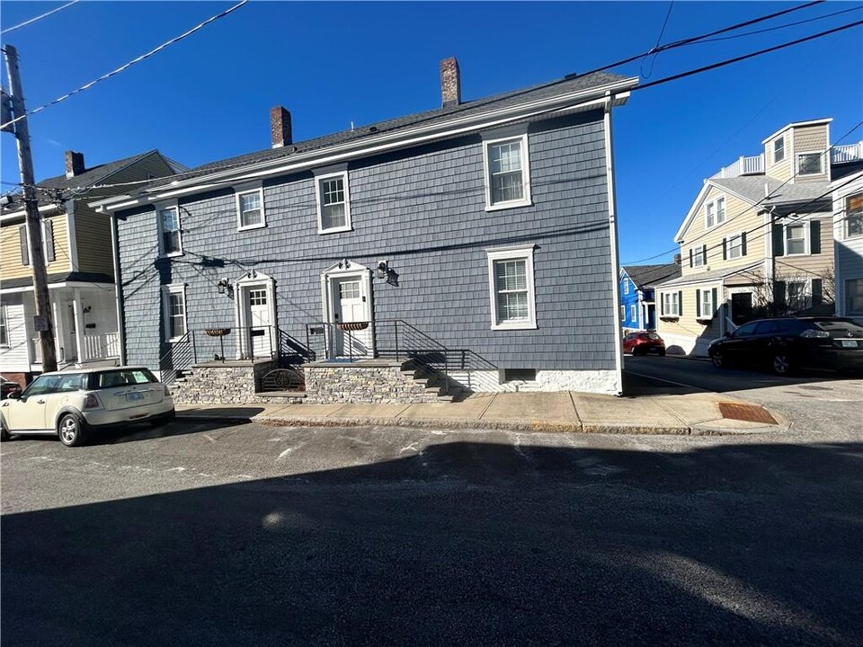 23 Anthony St in Newport, RI - Building Photo