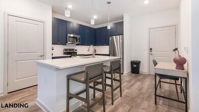 2900 4th Ave NW, Unit 323 in Huntsville, AL - Building Photo - Building Photo