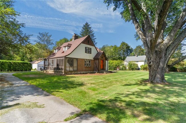 835 N Main St in Killingly, CT - Building Photo - Building Photo