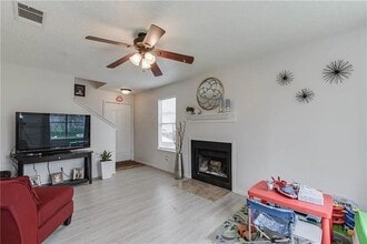 6900 Hyland Cir in Austin, TX - Building Photo - Building Photo