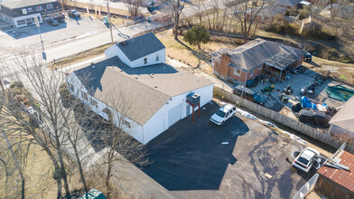 2705 Rockford Ln in Louisville, KY - Building Photo - Building Photo