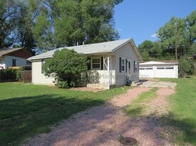 1604 Dorchester Dr in Colorado Springs, CO - Building Photo