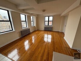 AMSTERDAM AVENUE in New York, NY - Building Photo