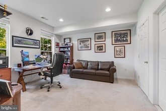 44261 Huron Terrace in Ashburn, VA - Building Photo - Building Photo
