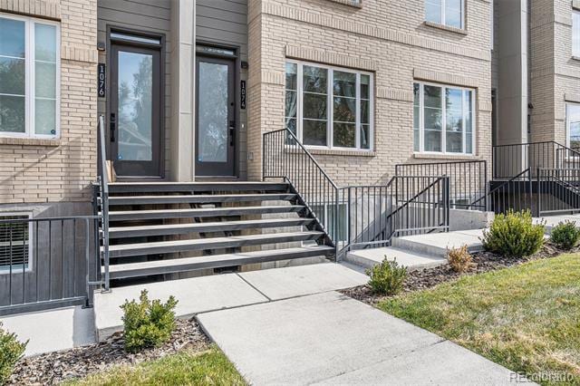 property at 1074 Knox Ct