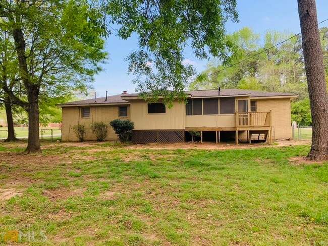 105 Sunrise Dr in Newnan, GA - Building Photo - Building Photo