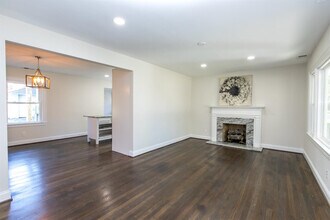 564 Claymont Dr in Lexington, KY - Foto de edificio - Building Photo