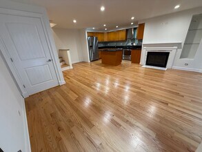 5747 N Sheridan Rd in Chicago, IL - Building Photo - Building Photo