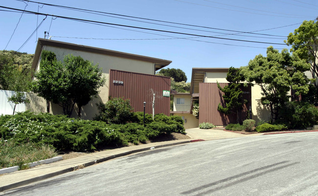 2239-2241 Village Ct
