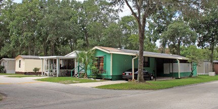 Admirals Walk Mobile Home Community in Jacksonville, FL - Building Photo - Building Photo