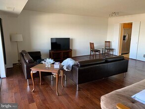 8380 Greensboro Dr in McLean, VA - Building Photo - Building Photo