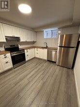 19 Pavarotti Ct in Hamilton, ON - Building Photo - Building Photo