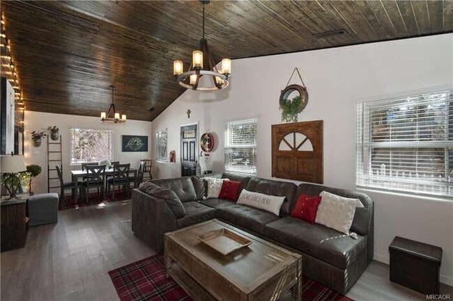44634 Barton Ln N in Big Bear, CA - Building Photo - Building Photo