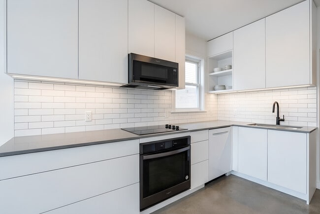 4810 W Strong St in Chicago, IL - Building Photo - Building Photo