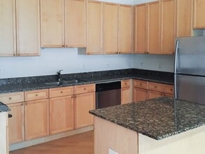 2539 N Southport Ave, Unit 4S in Chicago, IL - Building Photo - Building Photo