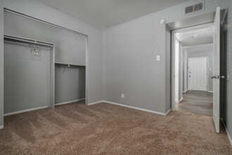 Marigold Apartments in San Antonio, TX - Building Photo - Building Photo