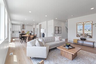 165 S Starlight Ln in Springville, UT - Foto de edificio - Building Photo