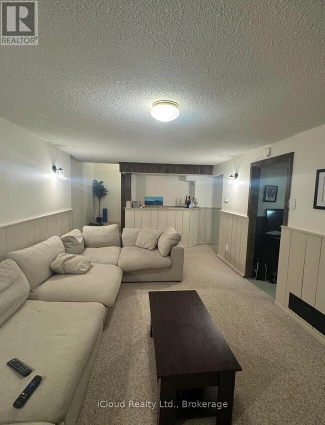 property at 47 Parkview Pl