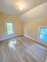 73 W Gibson St in Canandaigua, NY - Foto de edificio - Building Photo