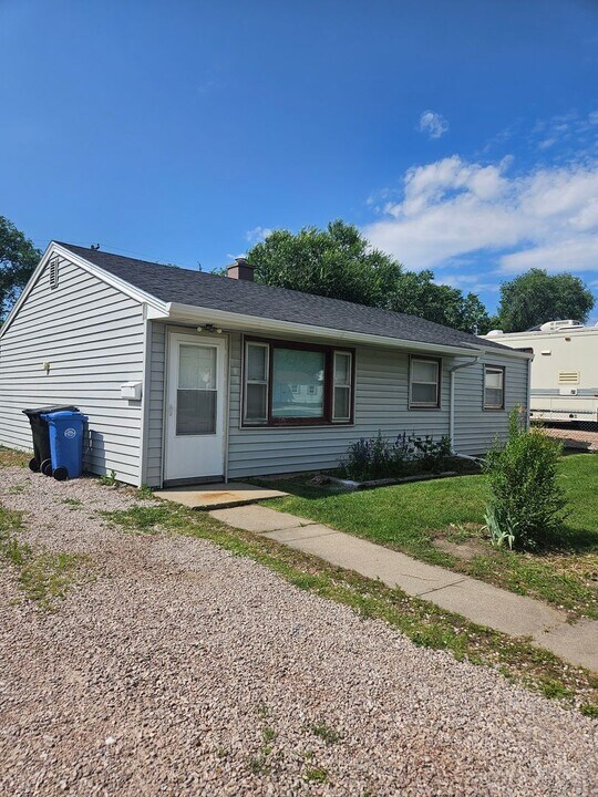 705 E Tallent St in Rapid City, SD - Building Photo