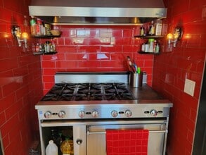 2275 Vasanta Way in Los Angeles, CA - Building Photo - Building Photo