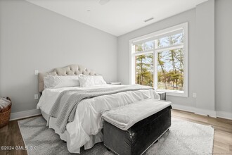 1381 E Putnam Ave in Greenwich, CT - Building Photo - Building Photo