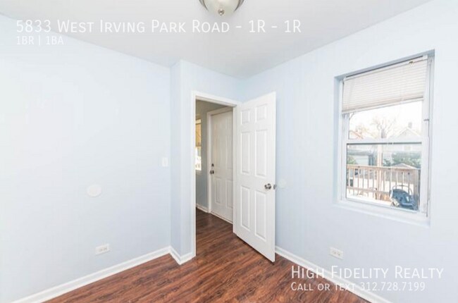 5833 W Irving Park Rd in Chicago, IL - Building Photo - Building Photo