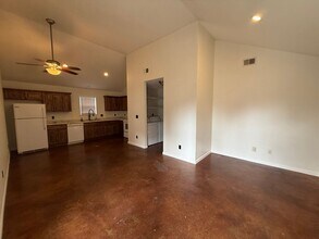 636 W Oak Ave in Jonesboro, AR - Building Photo - Building Photo