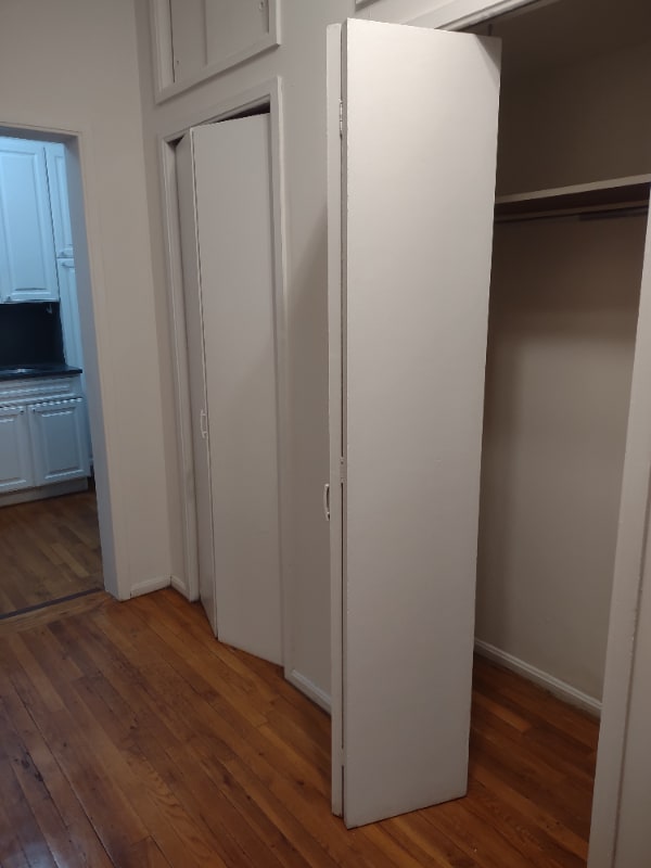 W. 45th St, 9th Ave, Unit 1 in New York, NY - Building Photo - Building Photo