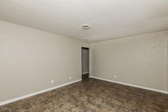 405 S Judd St in Fort Worth, TX - Building Photo - Building Photo